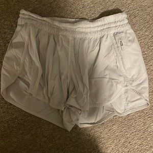 Lululemon White Tracker Shorts Size 12